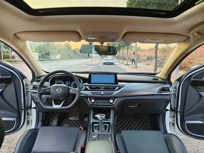 2021 ChangAn Raeton CC 1.5T 180HP L4 7DCT,autocango,china used car exporter,china ev exporter,chinese used car exporter,chinese used ev exporter