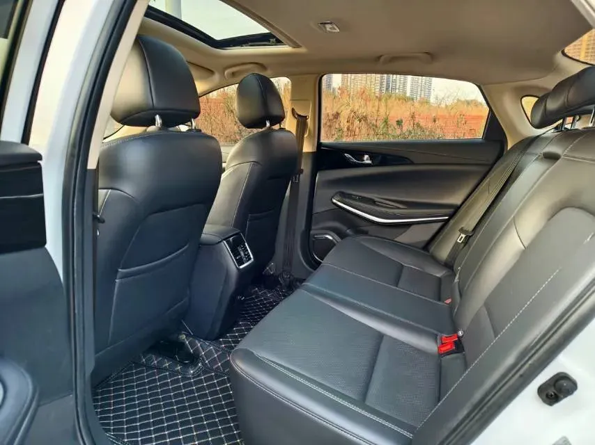 2021 ChangAn Raeton CC 1.5T 180HP L4 7DCT,autocango,china used car exporter,china ev exporter,chinese used car exporter,chinese used ev exporter