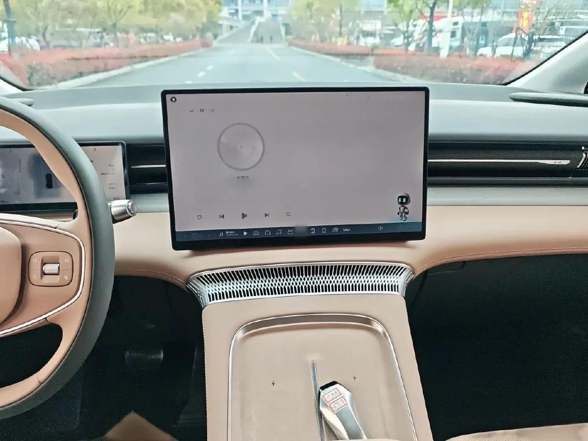 2025 Xpeng X9 BEV,autocango,china used car exporter,china ev exporter,chinese used car exporter,chinese used ev exporter