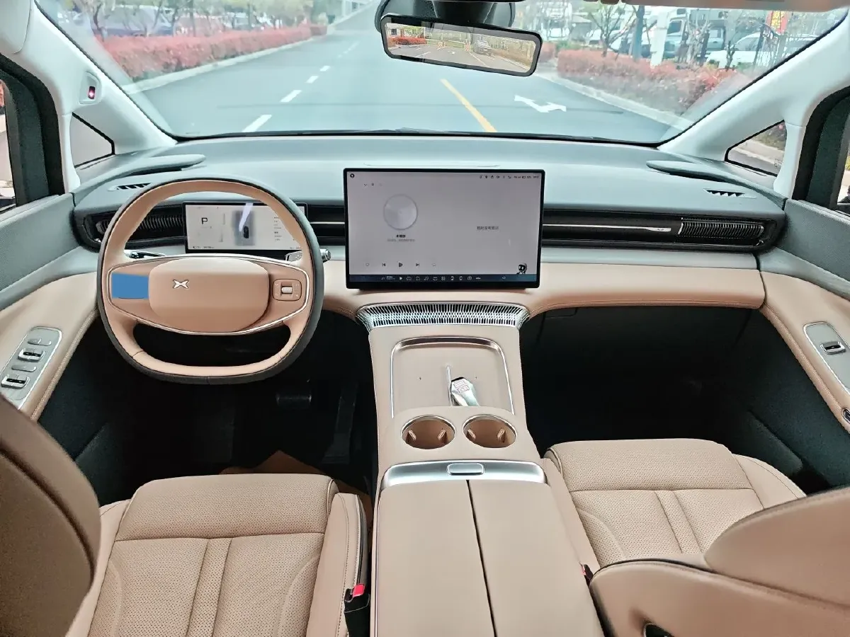 2025 Xpeng X9 BEV,autocango,china used car exporter,china ev exporter,chinese used car exporter,chinese used ev exporter