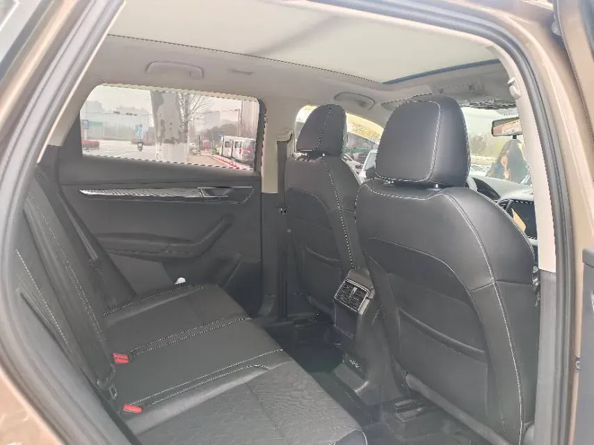 2021 Skoda Karoq 1.4T 150HP L4 7DCT,autocango,china used car exporter,china ev exporter,chinese used car exporter,chinese used ev exporter