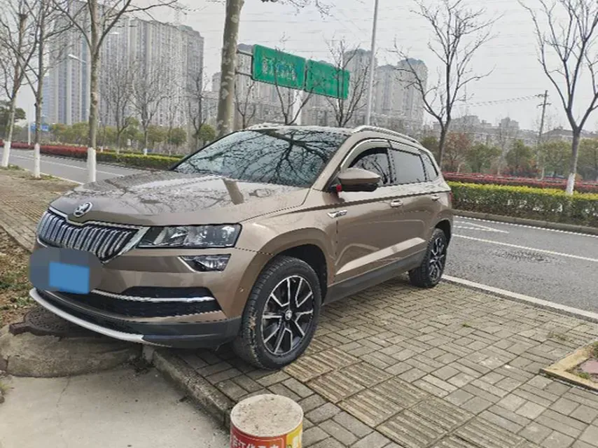 2021 Skoda Karoq 1.4T 150HP L4 7DCT,autocango,china used car exporter,china ev exporter,chinese used car exporter,chinese used ev exporter