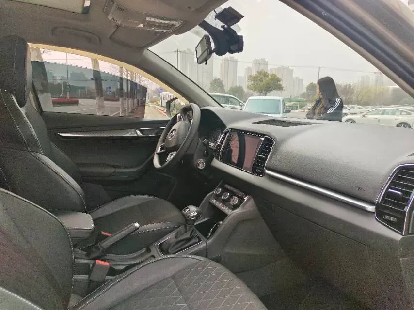 2021 Skoda Karoq 1.4T 150HP L4 7DCT,autocango,china used car exporter,china ev exporter,chinese used car exporter,chinese used ev exporter