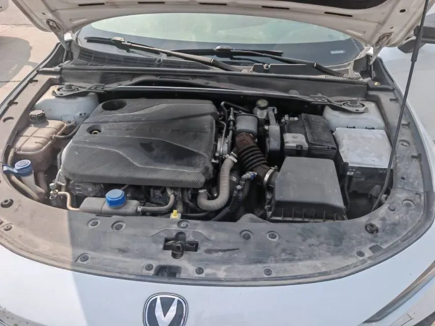 2023 ChangAn UNI-V 1.5T 188HP L4 7DCT,autocango,china used car exporter,china ev exporter,chinese used car exporter,chinese used ev exporter