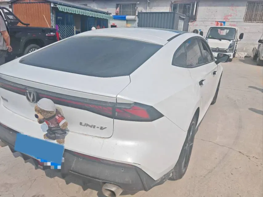 2023 ChangAn UNI-V 1.5T 188HP L4 7DCT,autocango,china used car exporter,china ev exporter,chinese used car exporter,chinese used ev exporter