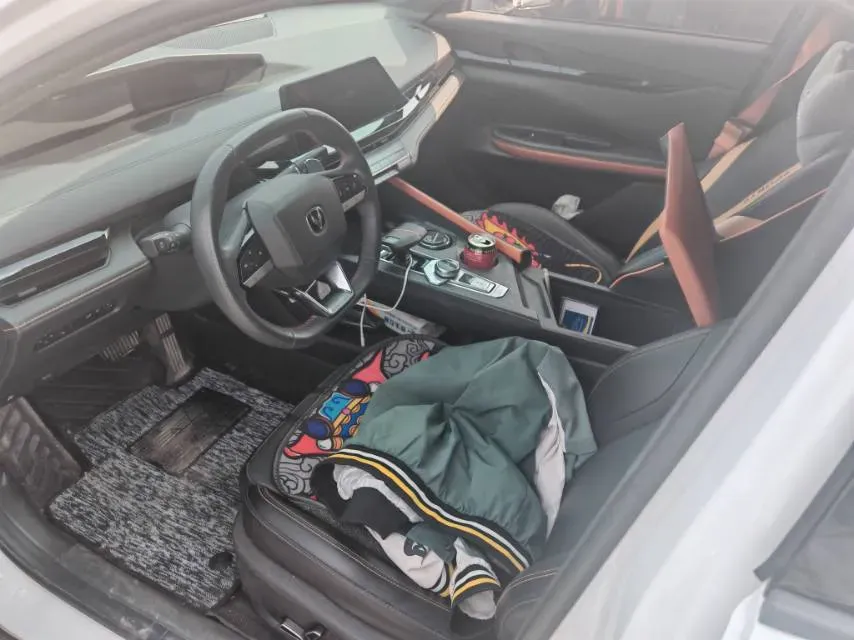 2023 ChangAn UNI-V 1.5T 188HP L4 7DCT,autocango,china used car exporter,china ev exporter,chinese used car exporter,chinese used ev exporter