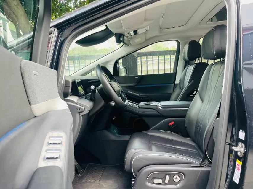 2024 Xpeng X9 BEV 101.5KWH,autocango,china used car exporter,china ev exporter,chinese used car exporter,chinese used ev exporter