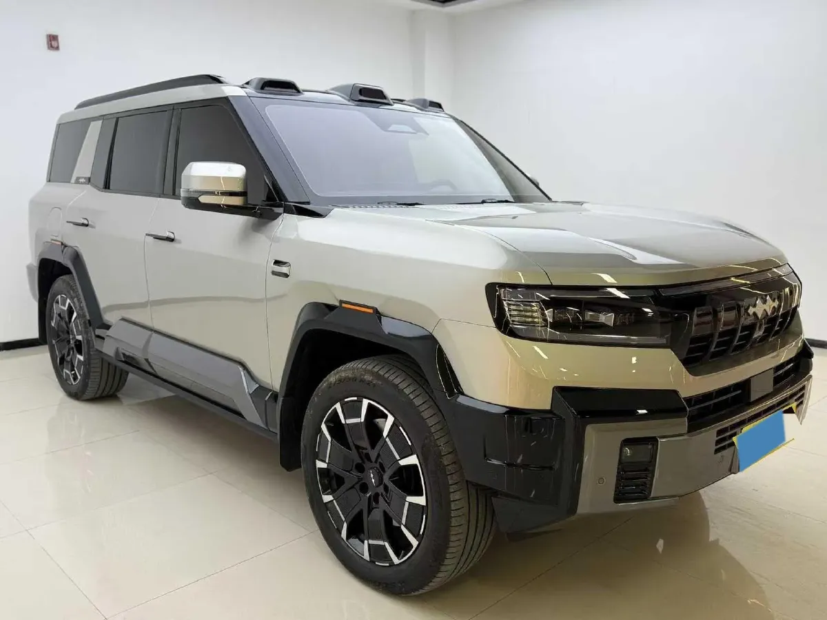 2025 FangChengBao Bao 8 2.0T 245HP L4 E-CVT PHEV 36.8KWH,autocango,china used car exporter,china ev exporter,chinese used car exporter,chinese used ev exporter