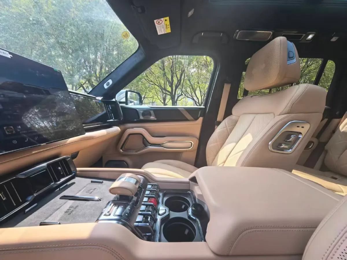 2025 FangChengBao Bao 8 2.0T 245HP L4 E-CVT PHEV 36.8KWH,autocango,china used car exporter,china ev exporter,chinese used car exporter,chinese used ev exporter