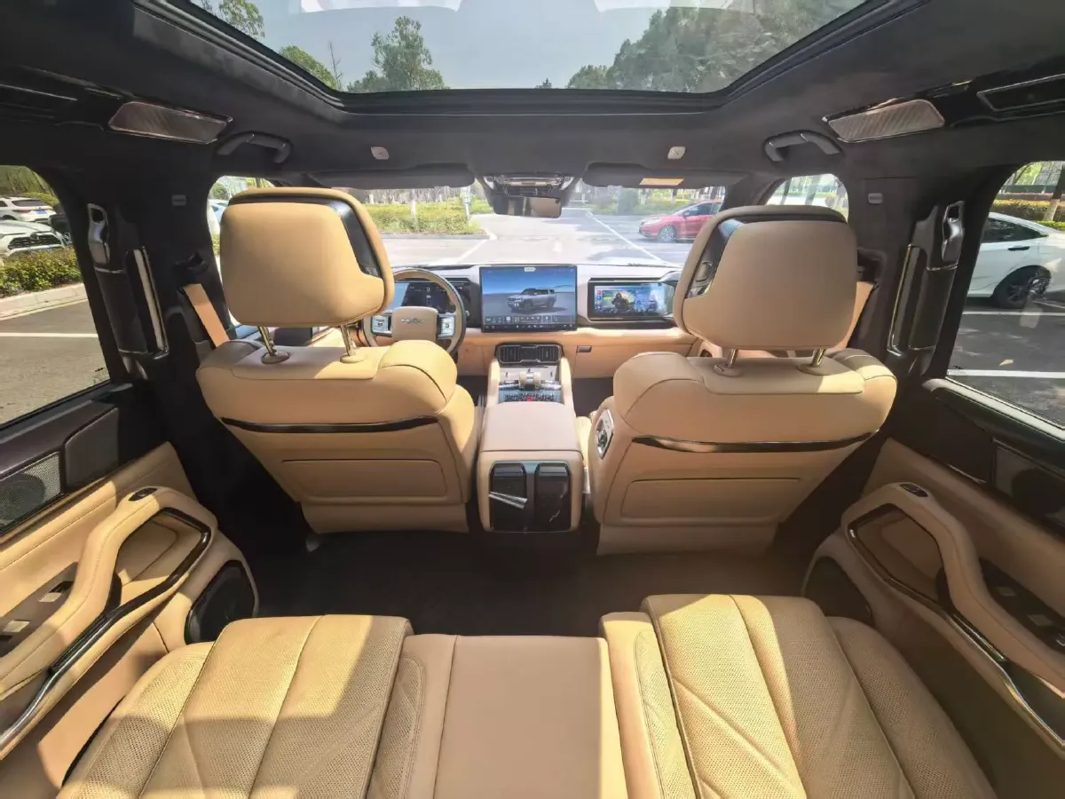 2025 FangChengBao Bao 8 2.0T 245HP L4 E-CVT PHEV 36.8KWH,autocango,china used car exporter,china ev exporter,chinese used car exporter,chinese used ev exporter