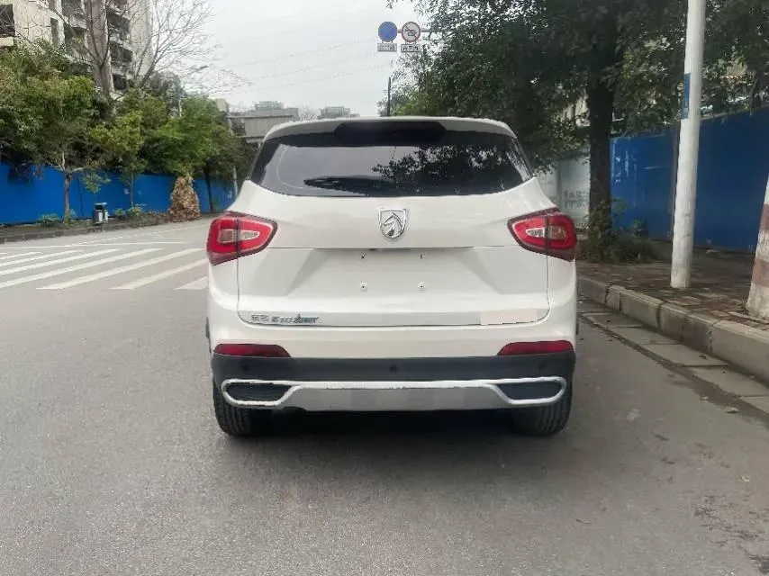 2017 BaoJun 310W 1.5L 105HP L4 6MT,autocango,china used car exporter,china ev exporter,chinese used car exporter,chinese used ev exporter