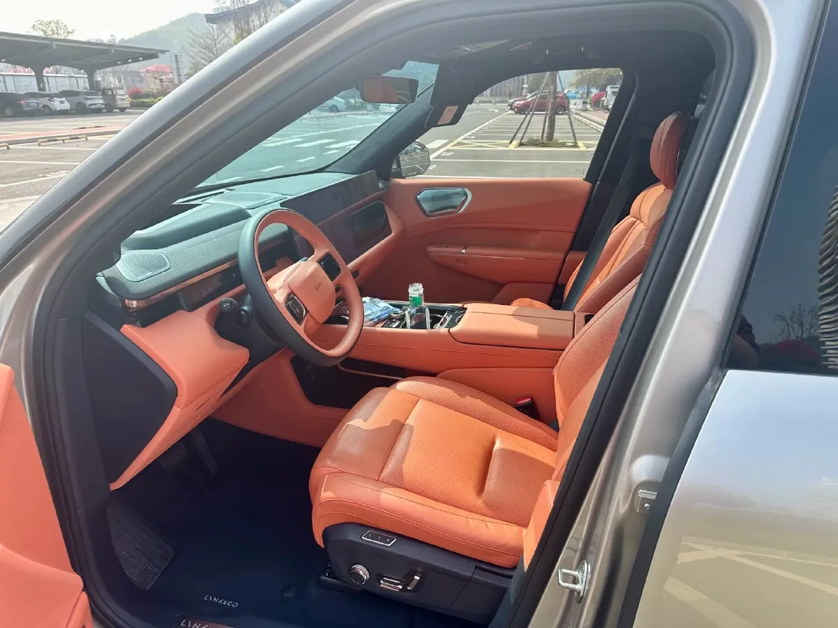 2025 LYNK&CO 900 1.5T 190HP L4 3DHT PHEV 43.3KWH,autocango,china used car exporter,china ev exporter,chinese used car exporter,chinese used ev exporter