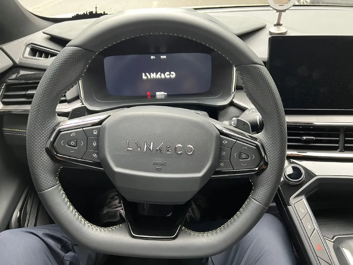 2023 LYNK&CO 06 1.5T 181HP L4 7DCT,autocango,china used car exporter,china ev exporter,chinese used car exporter,chinese used ev exporter