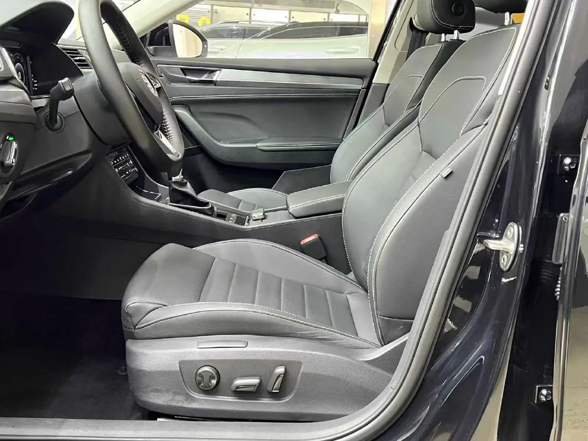 2024 Skoda Superb 1.4T 150HP L4 7DCT,autocango,china used car exporter,china ev exporter,chinese used car exporter,chinese used ev exporter