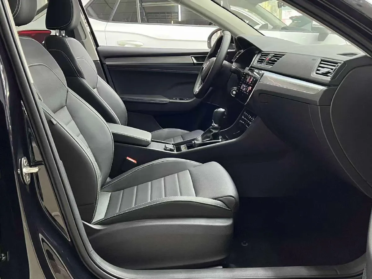 2024 Skoda Superb 1.4T 150HP L4 7DCT,autocango,china used car exporter,china ev exporter,chinese used car exporter,chinese used ev exporter