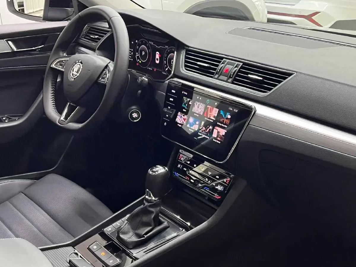 2024 Skoda Superb 1.4T 150HP L4 7DCT,autocango,china used car exporter,china ev exporter,chinese used car exporter,chinese used ev exporter