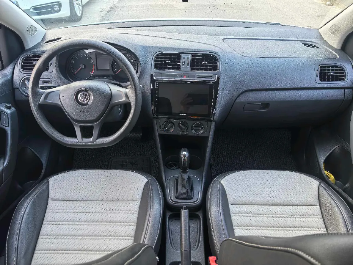 2016 Volkswagen Polo 1.4L 90HP L4 6AT,autocango,china used car exporter,china ev exporter,chinese used car exporter,chinese used ev exporter