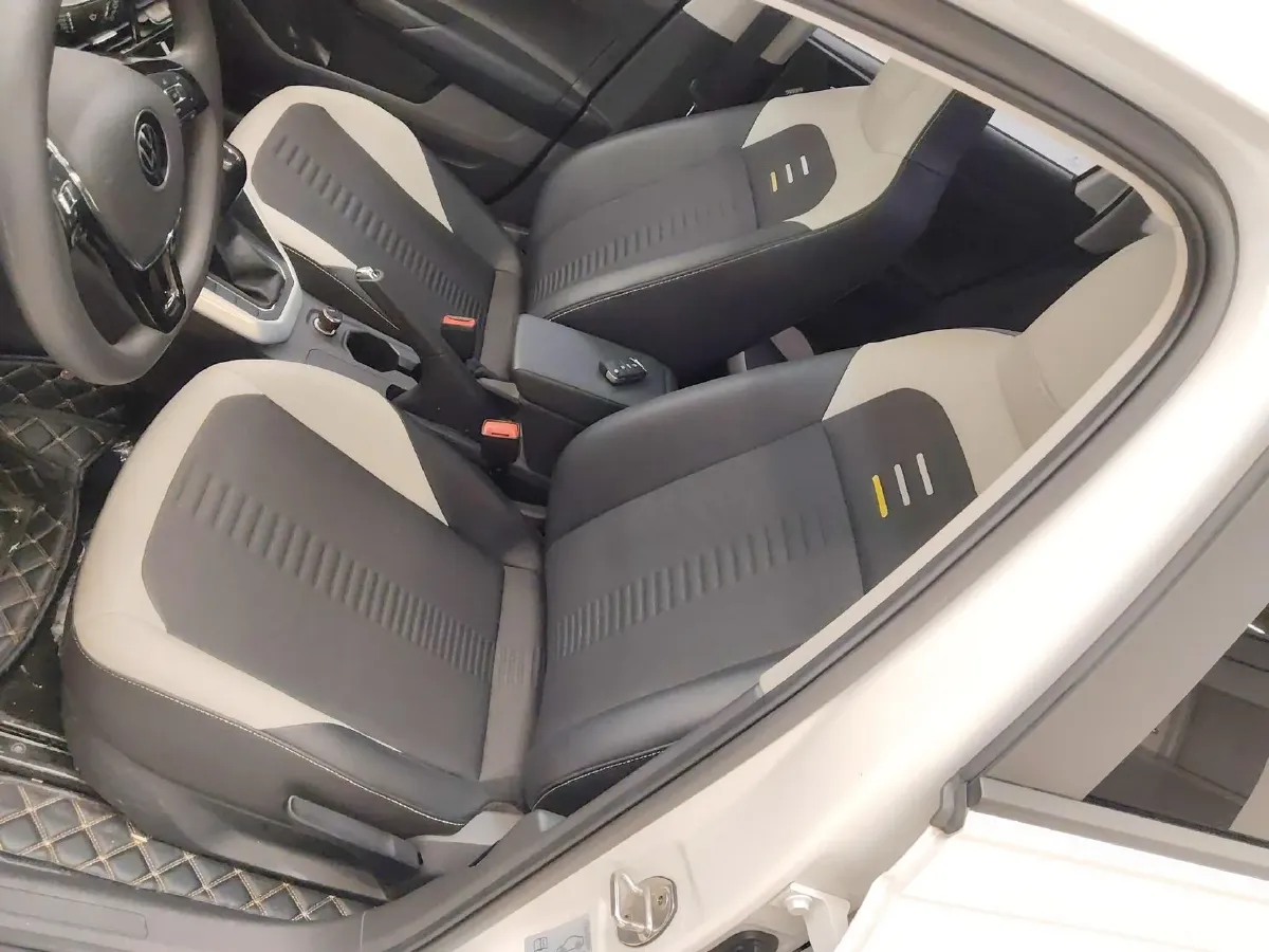 2021 Haval H6 1.5T 169HP L4 7DCT,autocango,china used car exporter,china ev exporter,chinese used car exporter,chinese used ev exporter