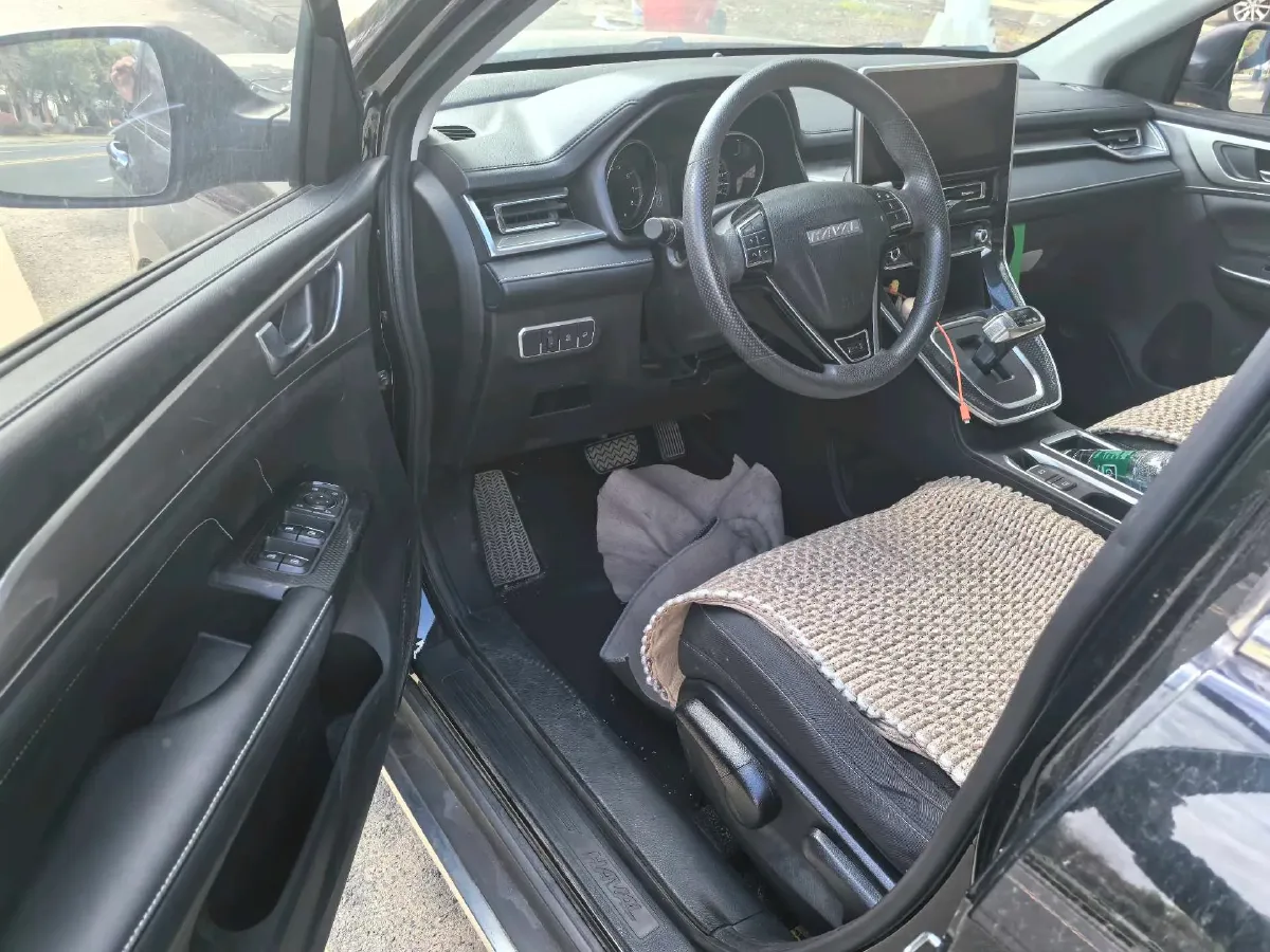 2021 Haval M6 1.5T 150HP L4 7DCT,autocango,china used car exporter,china ev exporter,chinese used car exporter,chinese used ev exporter