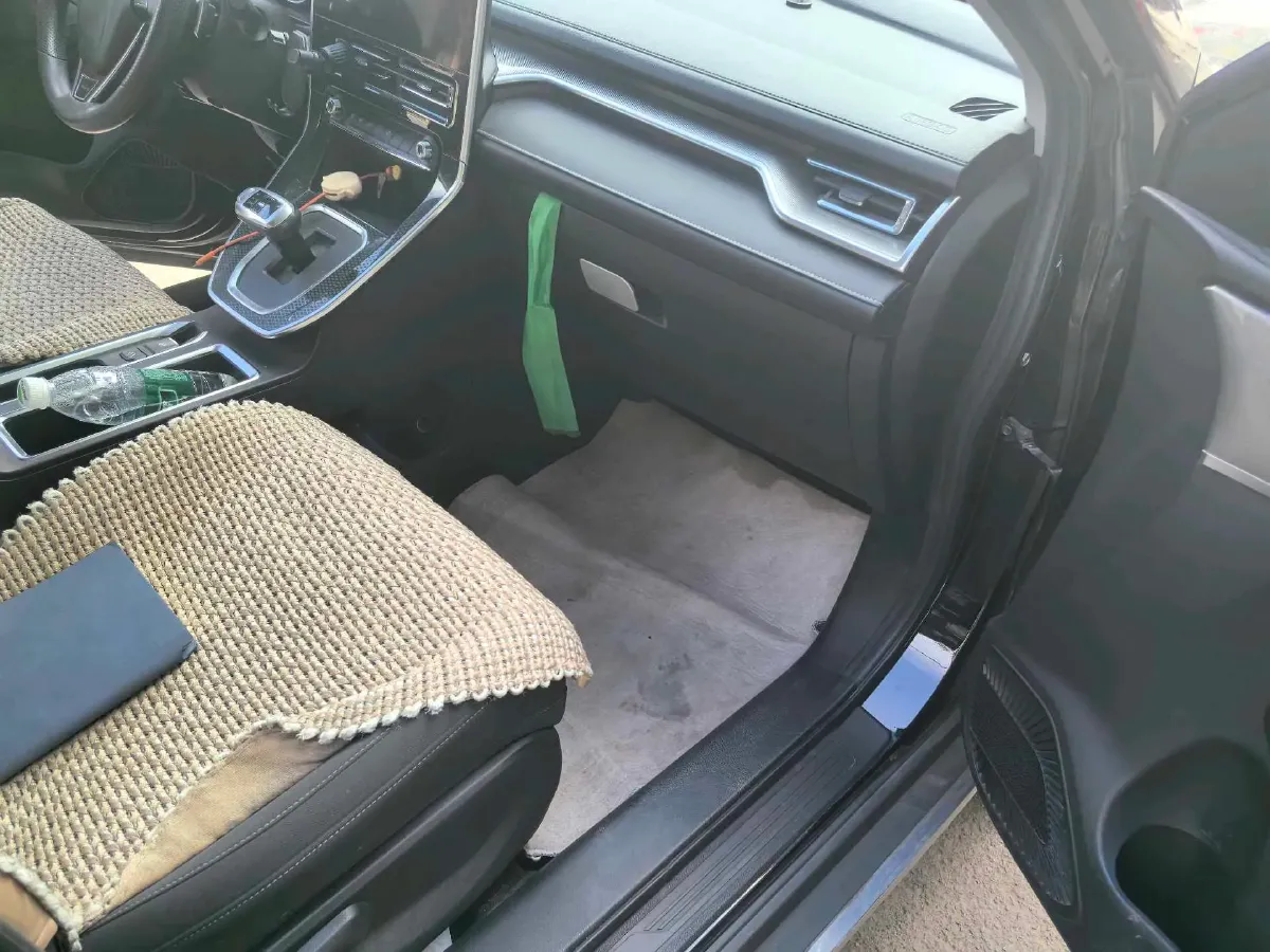 2021 Haval M6 1.5T 150HP L4 7DCT,autocango,china used car exporter,china ev exporter,chinese used car exporter,chinese used ev exporter