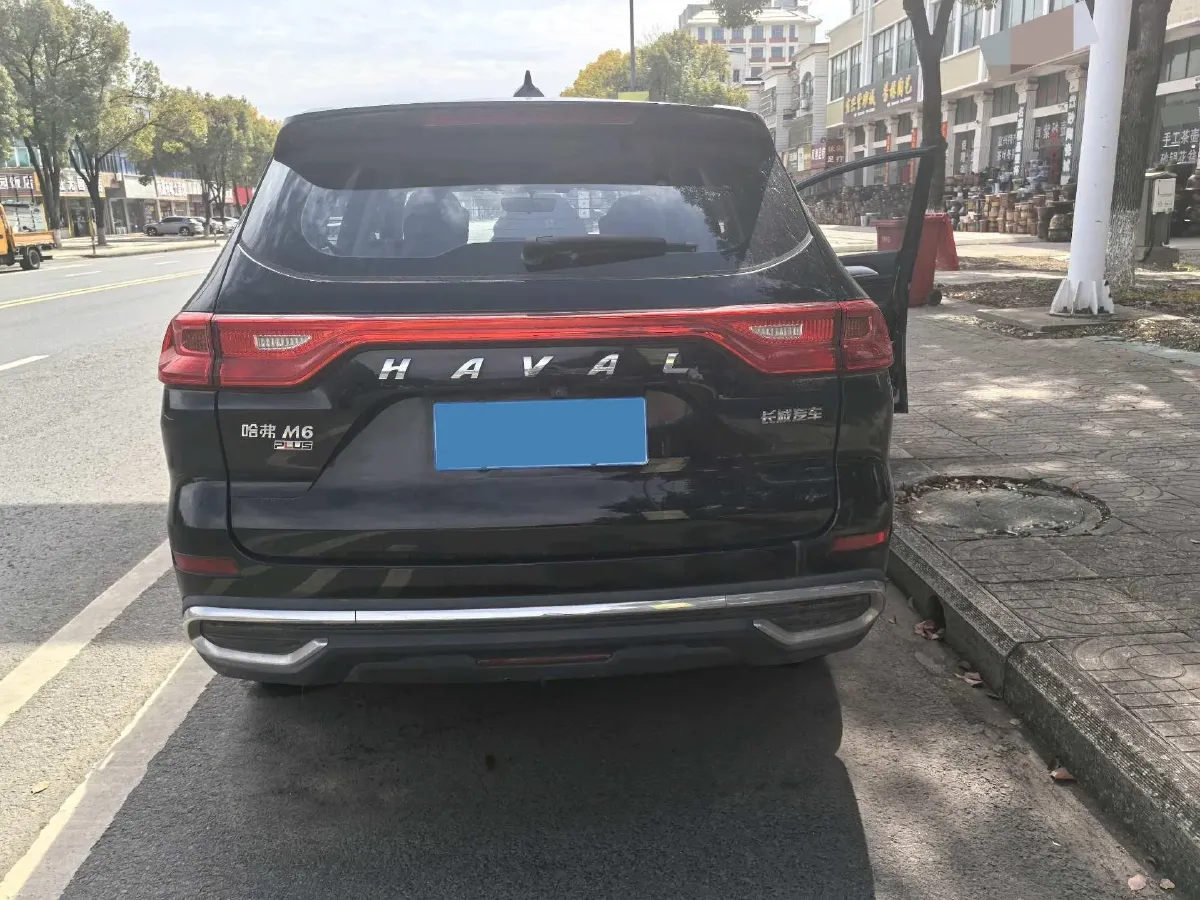 2021 Haval M6 1.5T 150HP L4 7DCT,autocango,china used car exporter,china ev exporter,chinese used car exporter,chinese used ev exporter