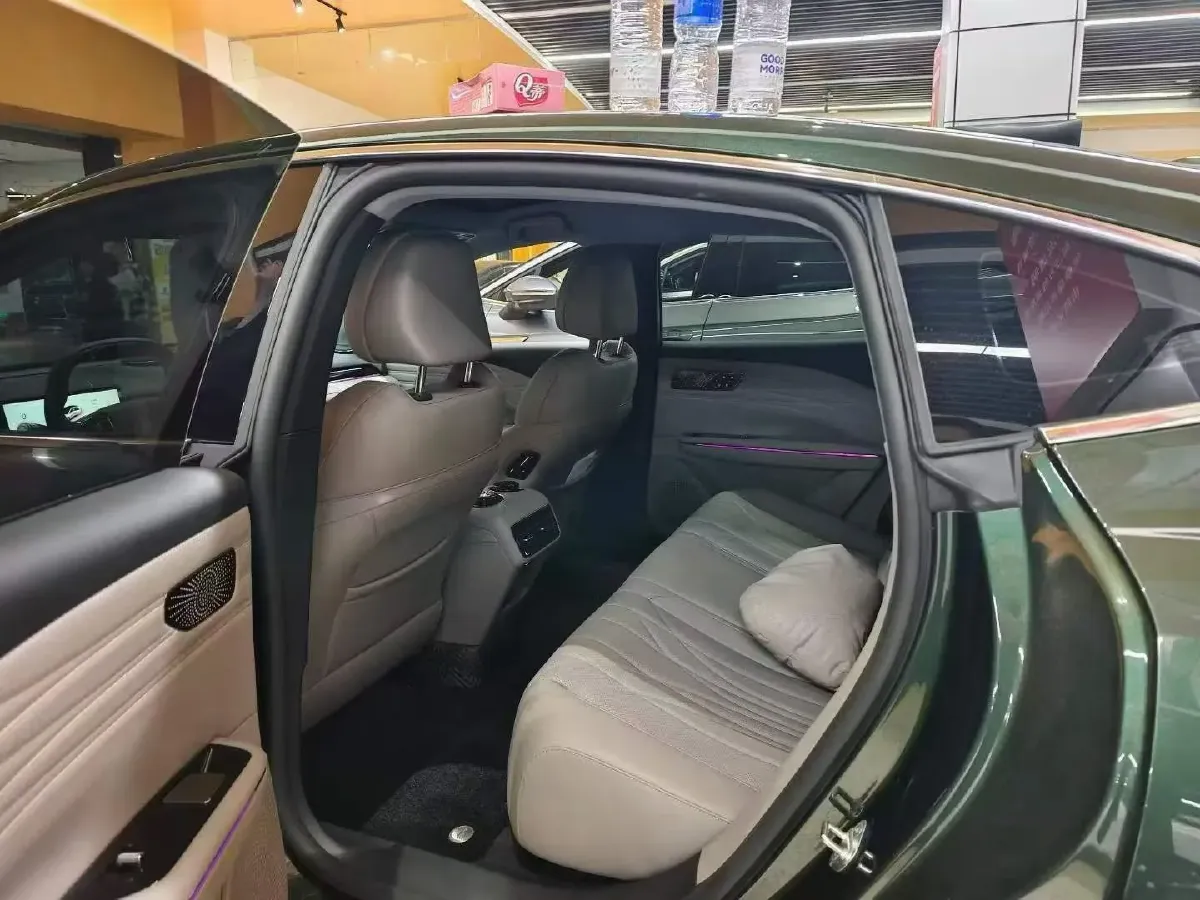 2025 Geely Galaxy Starshine 8 1.5L 112HP L4 1DHT PHEV,autocango,china used car exporter,china ev exporter,chinese used car exporter,chinese used ev exporter