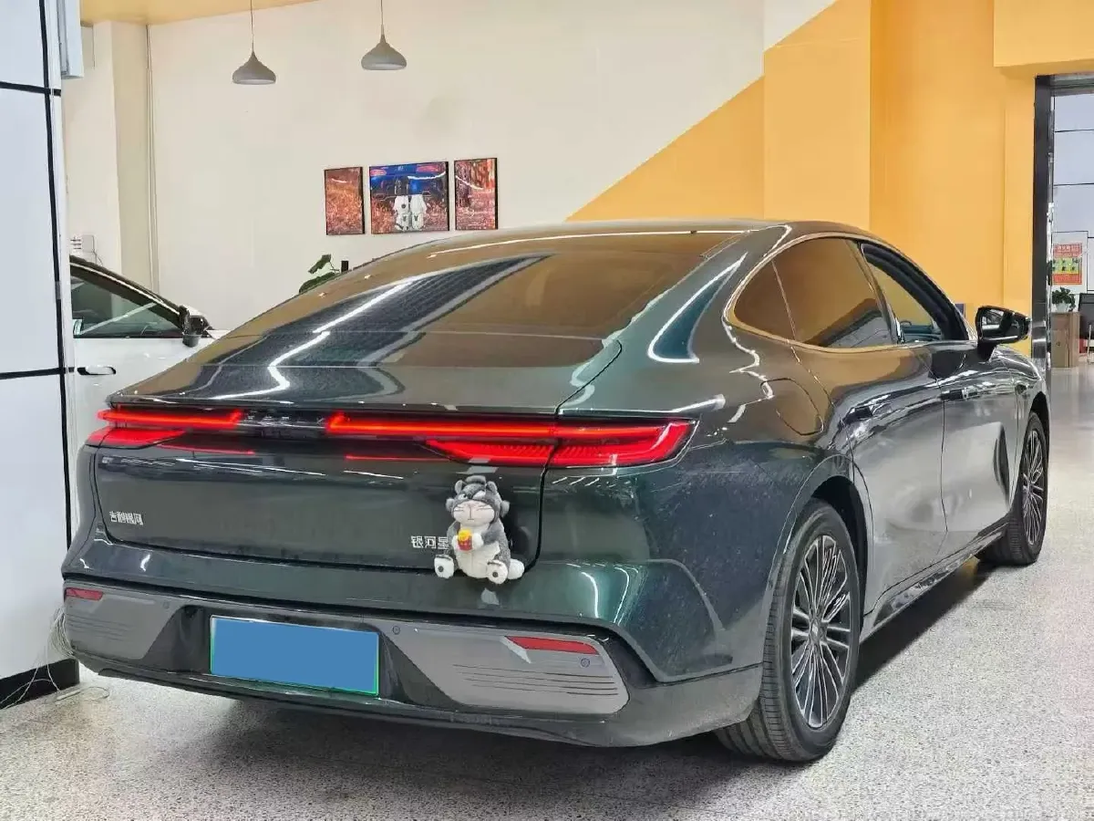 2025 Geely Galaxy Starshine 8 1.5L 112HP L4 1DHT PHEV,autocango,china used car exporter,china ev exporter,chinese used car exporter,chinese used ev exporter