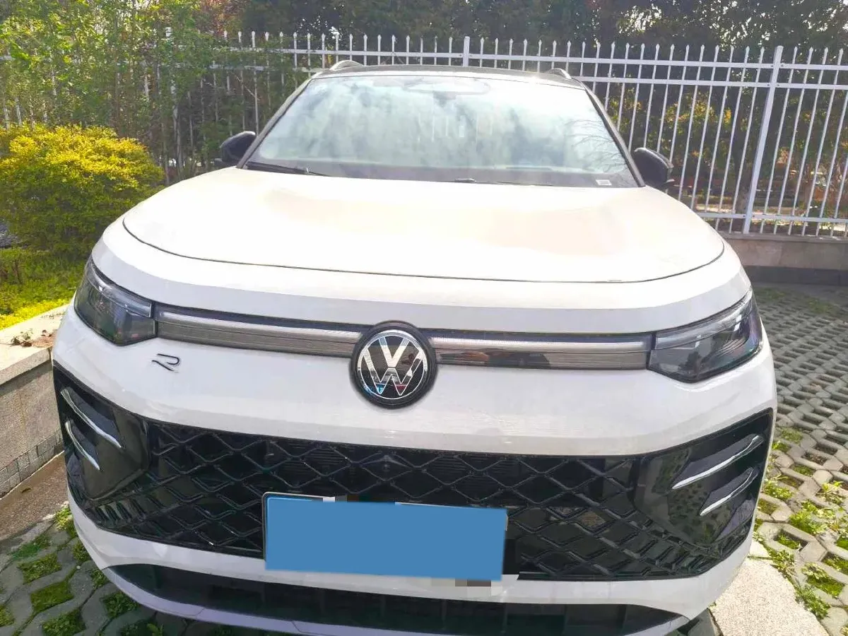 2025 Volkswagen Tayron 2.0T 220HP L4 7DCT,autocango,china used car exporter,china ev exporter,chinese used car exporter,chinese used ev exporter