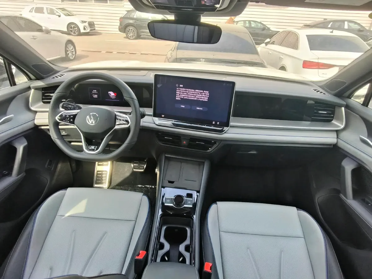 2025 Volkswagen Tayron 2.0T 220HP L4 7DCT,autocango,china used car exporter,china ev exporter,chinese used car exporter,chinese used ev exporter