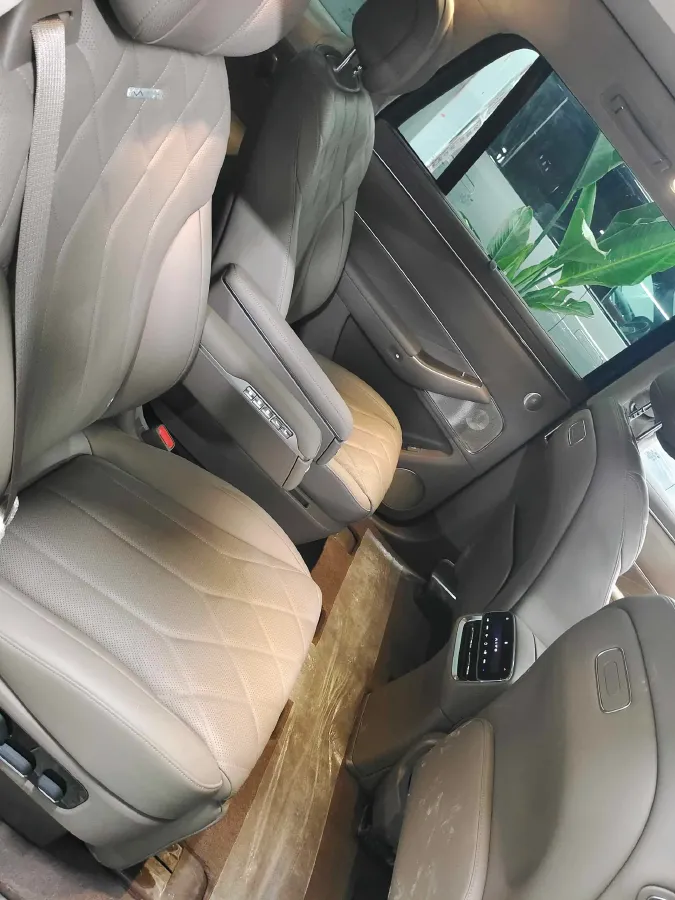 2025 AITO AITO M8 REEV 160HP REEV 53.4KWH,autocango,china used car exporter,china ev exporter,chinese used car exporter,chinese used ev exporter