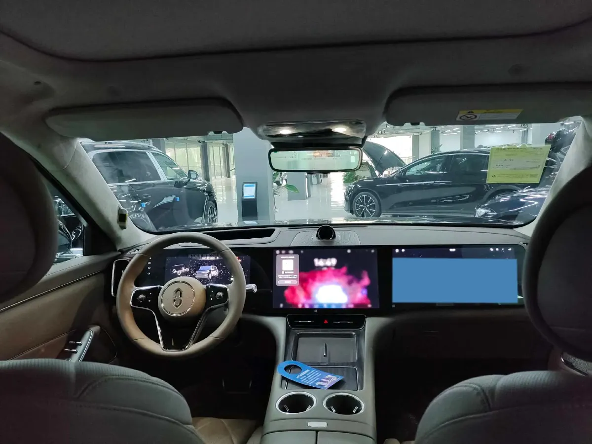 2025 AITO AITO M8 REEV 160HP REEV 53.4KWH,autocango,china used car exporter,china ev exporter,chinese used car exporter,chinese used ev exporter