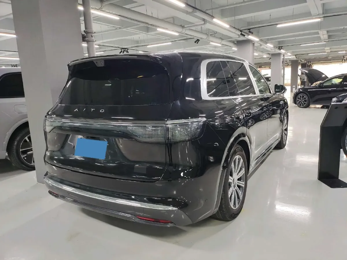 2025 AITO AITO M8 REEV 160HP REEV 53.4KWH,autocango,china used car exporter,china ev exporter,chinese used car exporter,chinese used ev exporter
