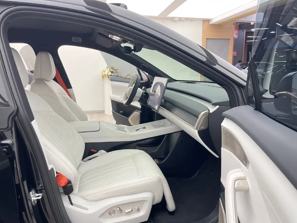 2024 ONVO L60 BEV 60KWH,autocango,china used car exporter,china ev exporter,chinese used car exporter,chinese used ev exporter