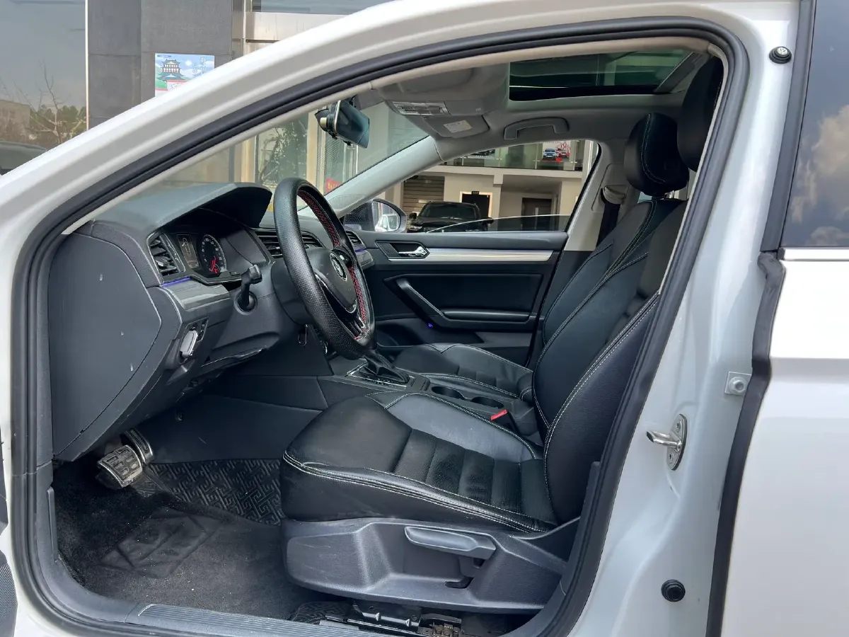 2019 Volkswagen T-Cross 1.4T 150HP L4 7DCT,autocango,china used car exporter,china ev exporter,chinese used car exporter,chinese used ev exporter