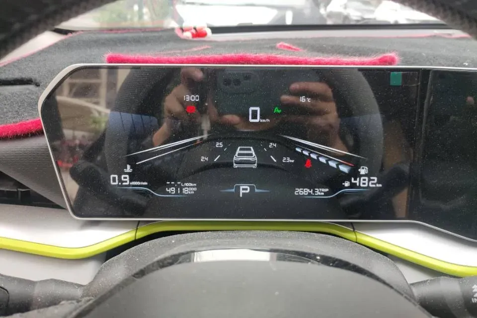 2023 Geely Coolray 1.5T 181HP L4 7DCT,autocango,china used car exporter,china ev exporter,chinese used car exporter,chinese used ev exporter