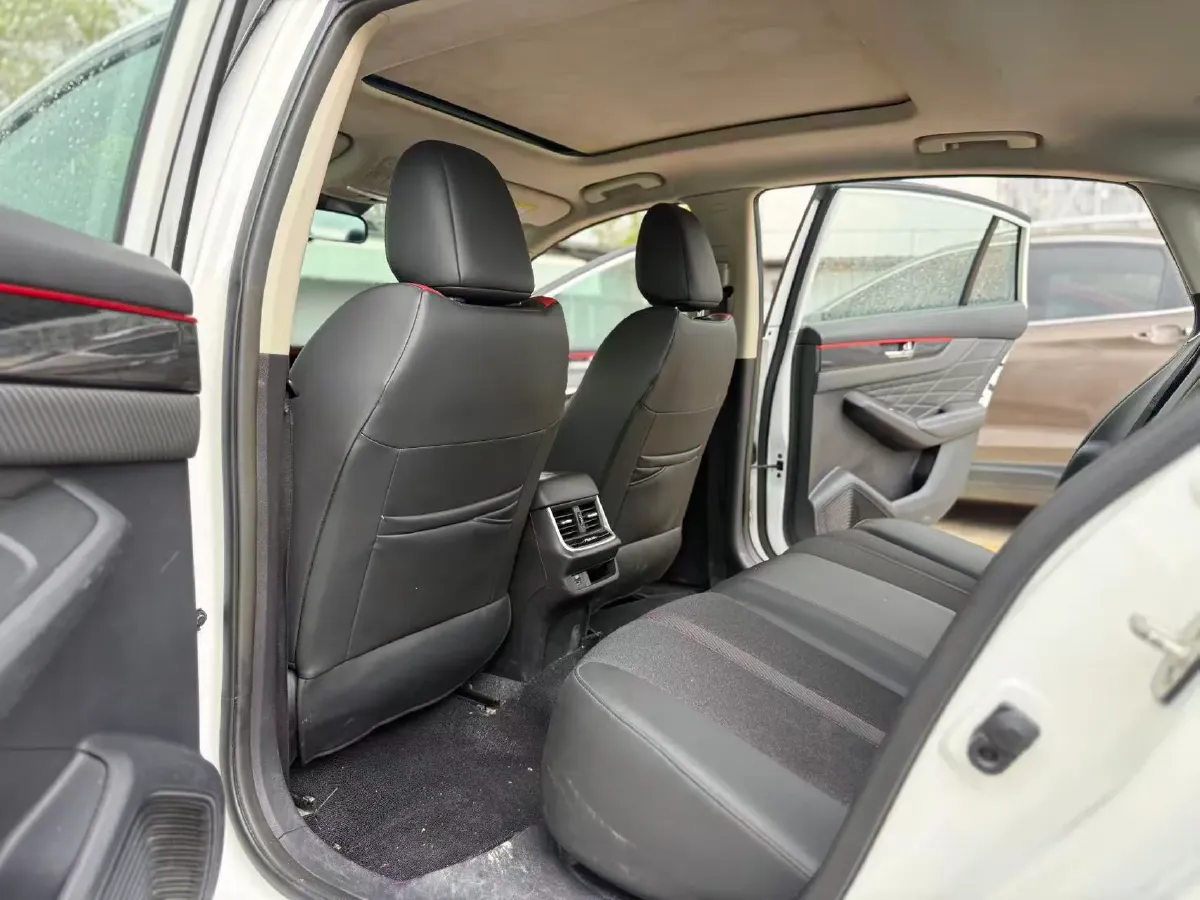 2021 DongFeng Aeolus YiXuan MAX 1.5T 190HP L4 7DCT,autocango,china used car exporter,china ev exporter,chinese used car exporter,chinese used ev exporter