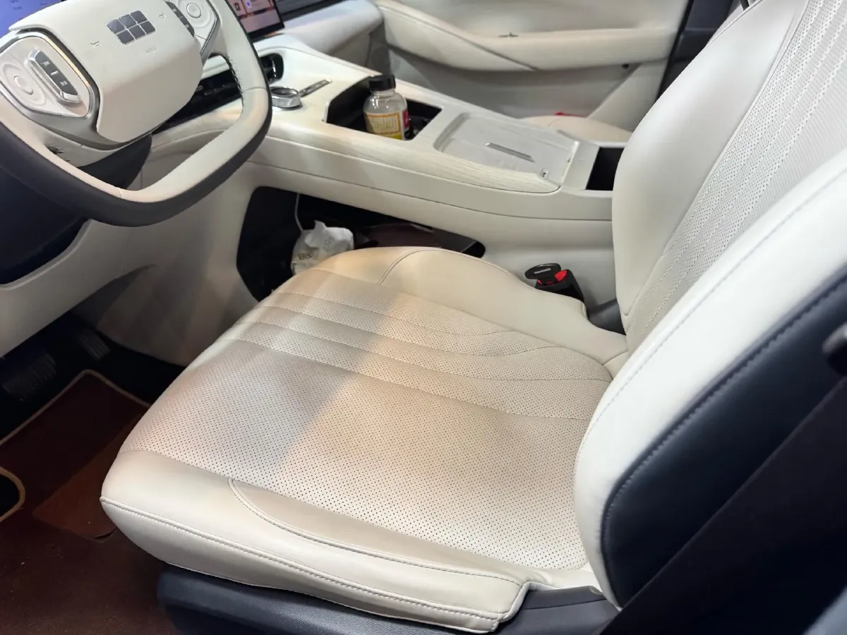 2024 Geely Emgrand L HiP 1.5T 181HP L4 3DHT PHEV 15.5KWH,autocango,china used car exporter,china ev exporter,chinese used car exporter,chinese used ev exporter