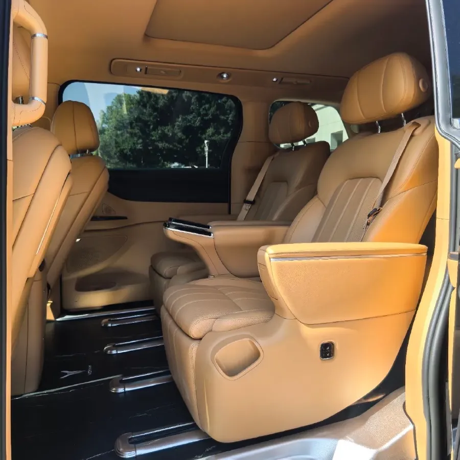 2025 Voyah Dream 1.5T 150HP L4 PHEV 41.7KWH,autocango,china used car exporter,china ev exporter,chinese used car exporter,chinese used ev exporter