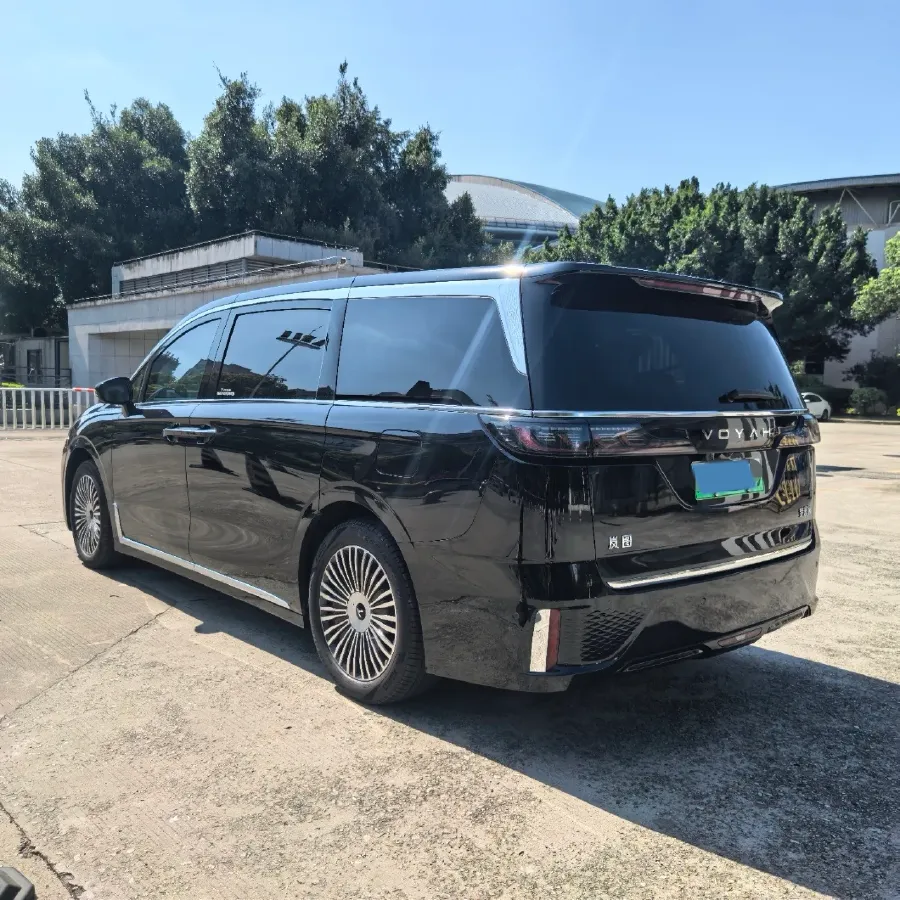2025 Voyah Dream 1.5T 150HP L4 PHEV 41.7KWH,autocango,china used car exporter,china ev exporter,chinese used car exporter,chinese used ev exporter