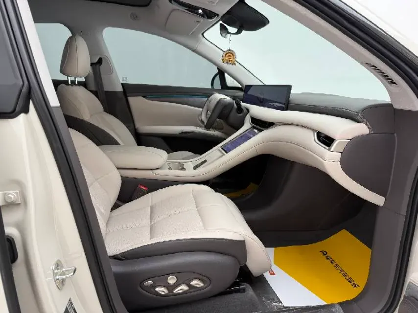 2025 IM LS6 BEV 75KWH,autocango,china used car exporter,china ev exporter,chinese used car exporter,chinese used ev exporter