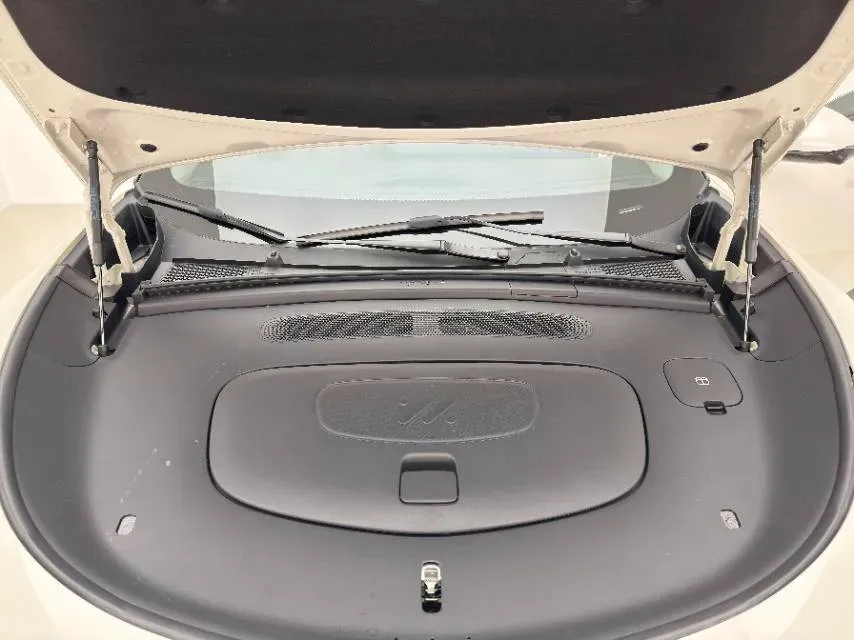 2025 IM LS6 BEV 75KWH,autocango,china used car exporter,china ev exporter,chinese used car exporter,chinese used ev exporter