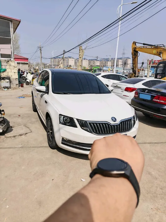 2019 Skoda Octavia 1.5L 116HP L4 6AT,autocango,china used car exporter,china ev exporter,chinese used car exporter,chinese used ev exporter