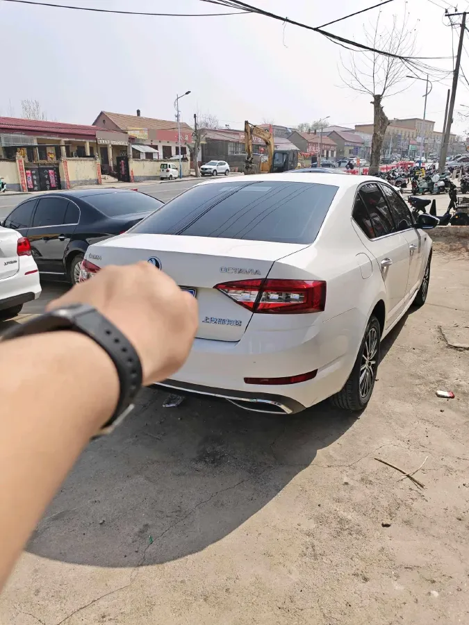 2019 Skoda Octavia 1.5L 116HP L4 6AT,autocango,china used car exporter,china ev exporter,chinese used car exporter,chinese used ev exporter