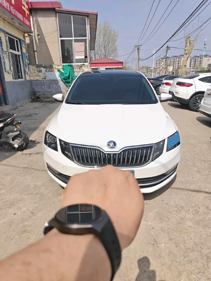 2019 Skoda Octavia 1.5L 116HP L4 6AT,autocango,china used car exporter,china ev exporter,chinese used car exporter,chinese used ev exporter