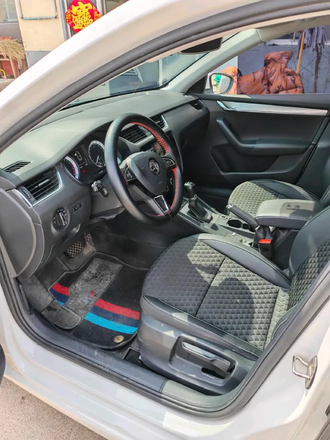 2019 Skoda Octavia 1.5L 116HP L4 6AT,autocango,china used car exporter,china ev exporter,chinese used car exporter,chinese used ev exporter