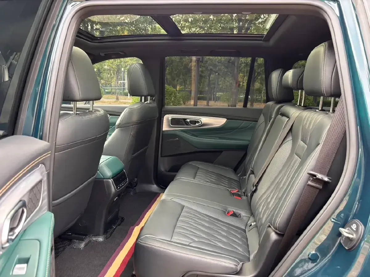 2024 GAC Trumpchi GS8 2.0T 252HP L4 8AT,autocango,china used car exporter,china ev exporter,chinese used car exporter,chinese used ev exporter