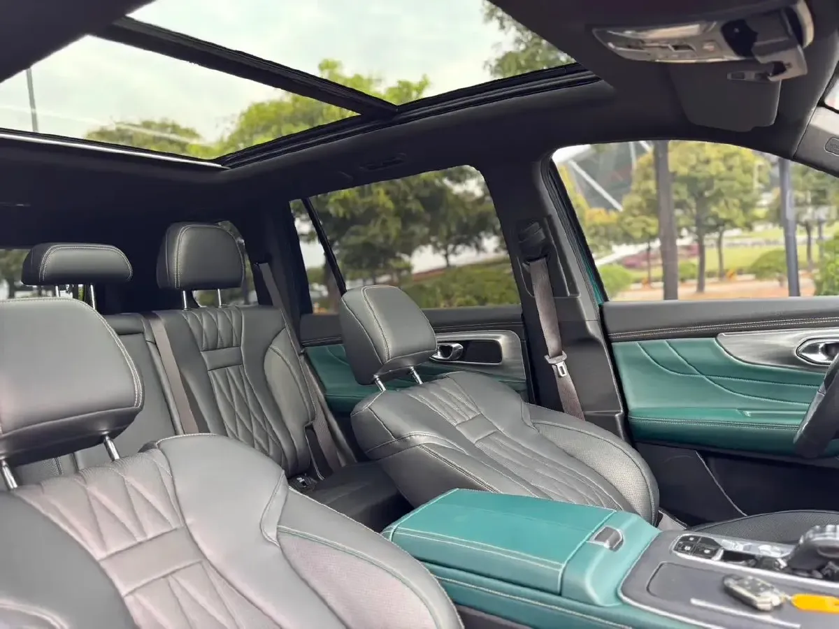 2024 GAC Trumpchi GS8 2.0T 252HP L4 8AT,autocango,china used car exporter,china ev exporter,chinese used car exporter,chinese used ev exporter