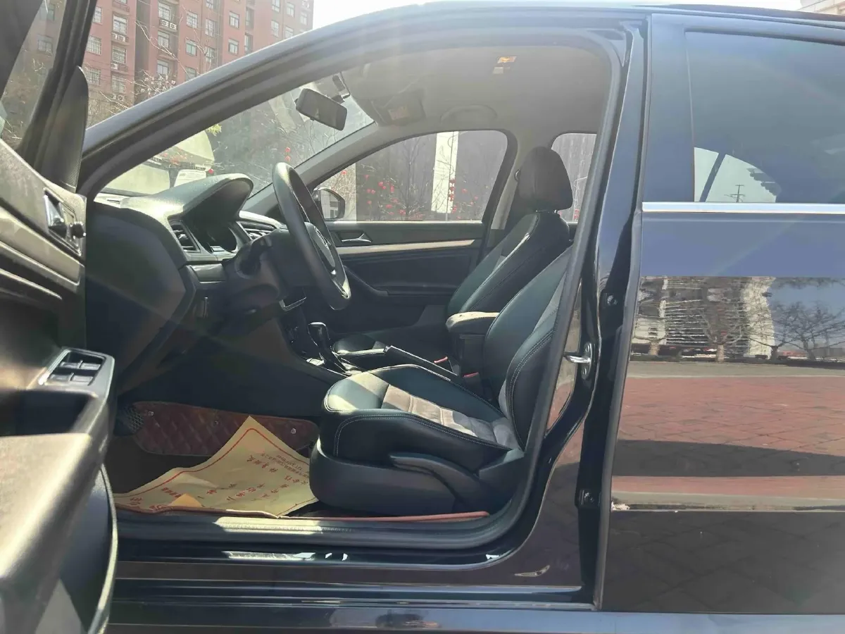 2019 Volkswagen T-Cross 1.5L 113HP L4 6AT,autocango,china used car exporter,china ev exporter,chinese used car exporter,chinese used ev exporter