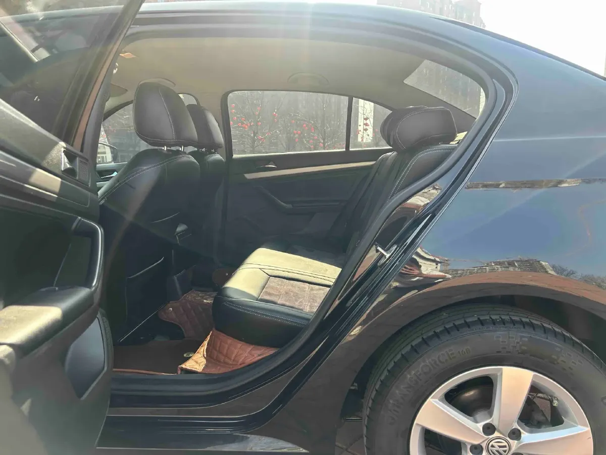 2019 Volkswagen T-Cross 1.5L 113HP L4 6AT,autocango,china used car exporter,china ev exporter,chinese used car exporter,chinese used ev exporter