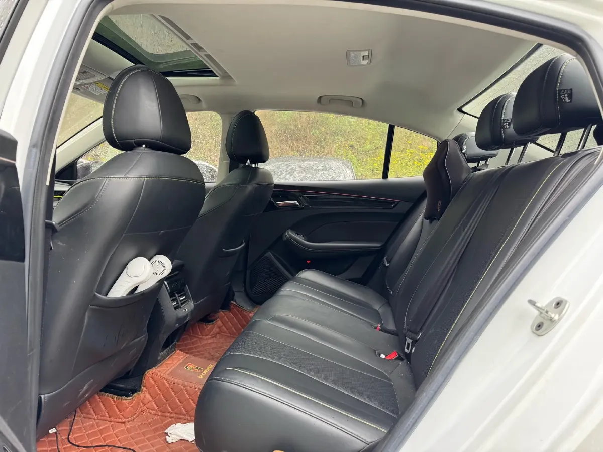 2021 Roewe i5 1.5L 120HP L4 CVT,autocango,china used car exporter,china ev exporter,chinese used car exporter,chinese used ev exporter